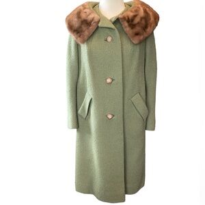 Elegant Green Coat with Faux Fur Collar